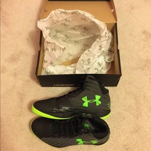 Men’s UA Black & Green Basketball Shoes Size 12.5